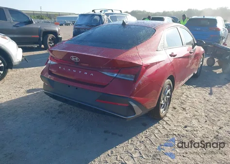 2024 Hyundai Elantra Sel z USA, uszkodzony, nr VIN KMHLM4DG3RU759064